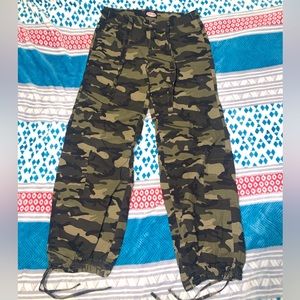 Zoey Beth camo cargo pants